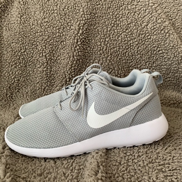 Brand new Nike Rose Runs - Picture 5 of 8